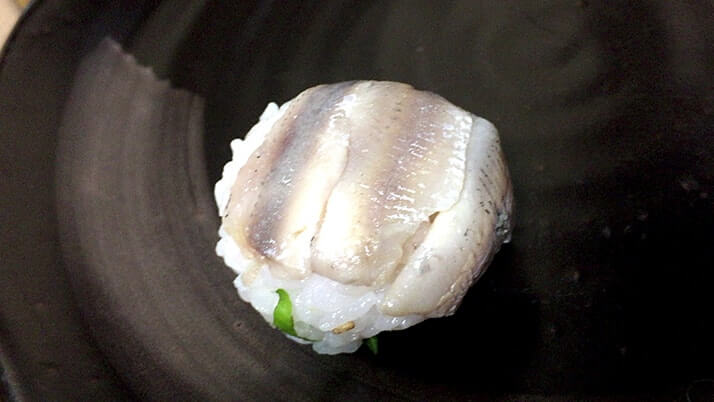 釣ったウルメイワシで手毬寿司に巻き寿司！刺身に天ぷらもつけたフルコース！