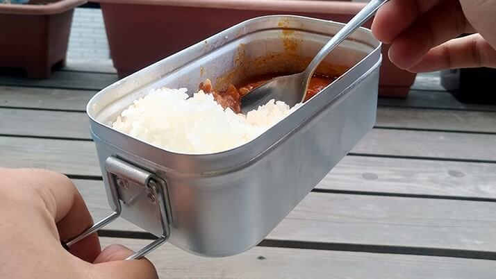 トランギア「メスティン」固形燃料1つで炊飯+缶詰の簡単ランチ！