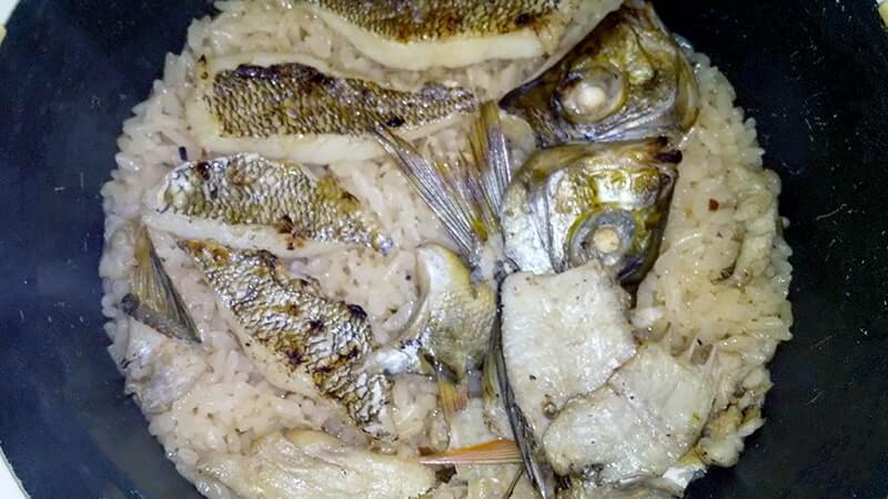 メイチダイの鯛飯・潮汁とイサキの塩焼き定食｜釣った魚で釣り飯