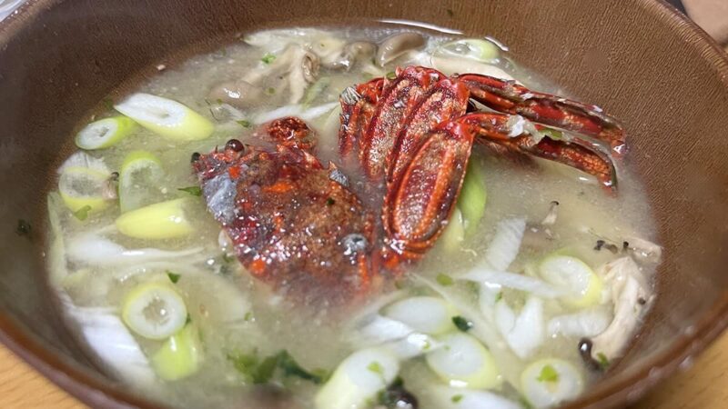 釣ったアジ・サバを干物にしてショウジンガニの味噌汁と味わう釣り飯
