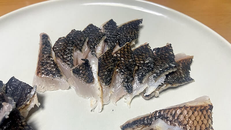 11月の秋フカセ釣りでグレを釣って塩焼きと炙り刺しに！旨し。