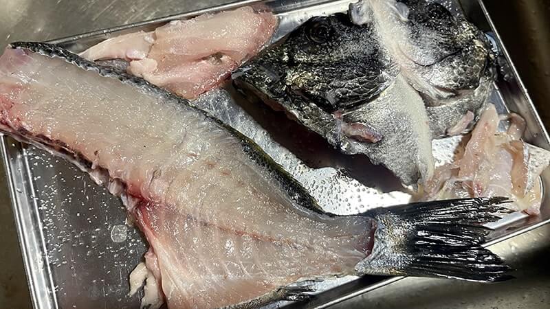 チヌ(黒鯛)を釣って炙り刺し&潮汁に!11月末のフカセ釣りと秋の釣り飯