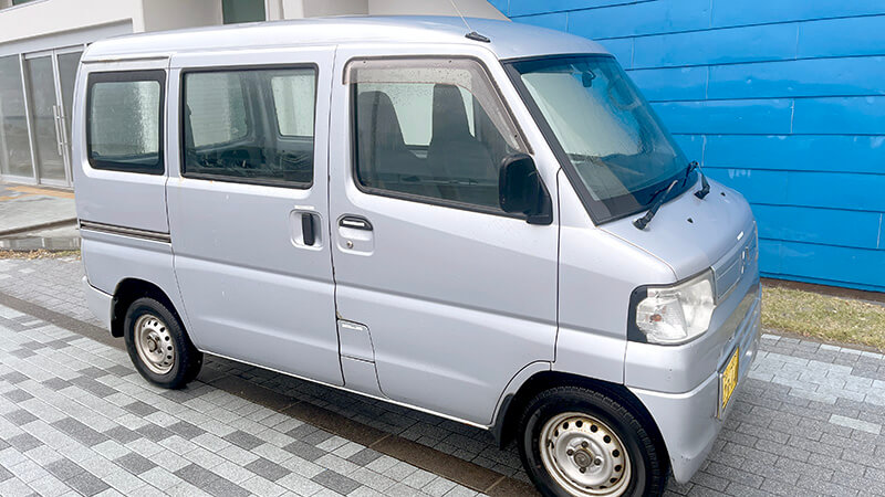 新島で毎回借りる釣り用の軽バン