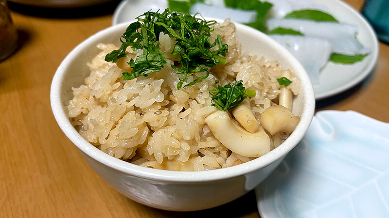 新島で釣ったイカを使った炊き込みご飯