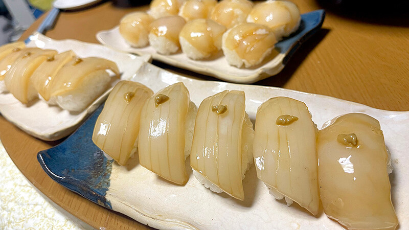 アオリイカとケンサキイカで握ったイカ寿司