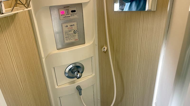 さるびあ丸のコイン式シャワー操作パネル