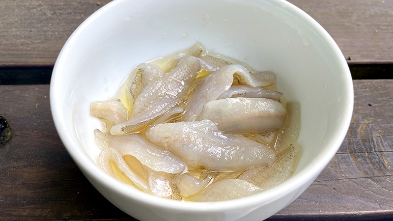 塩漬け後にオリーブオイルへ漬けたアンチョビ風シロギス
